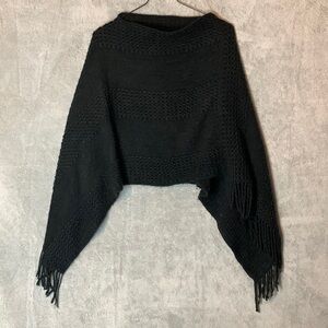 Knitted Fringe Poncho – One Size Cozy Boho Wrap